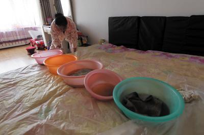 陇南楼上漏水，住户失联，小区没物管，业主维权难！律师来支招……